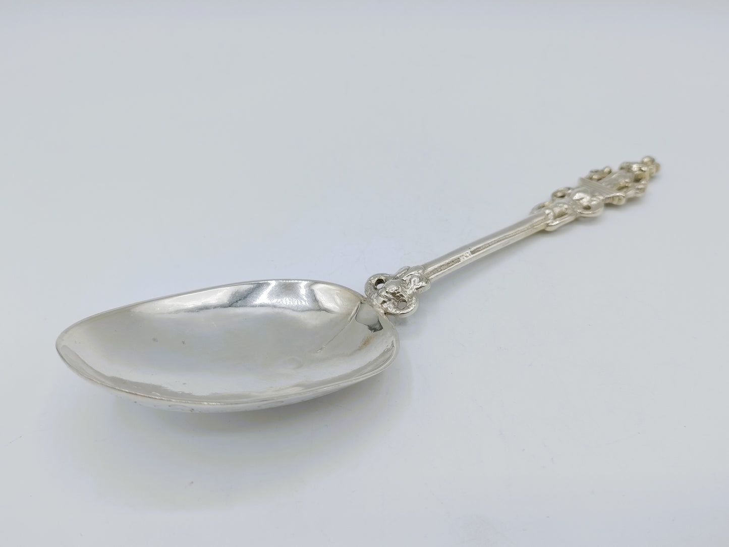 Zilveren geboortelepel, Moederliefde, G. van Velsen, Bolsward, ca. 1725
