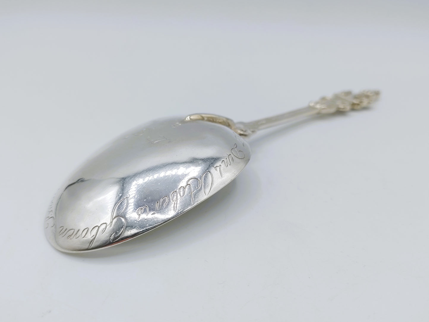 Zilveren geboortelepel, Moederliefde, G. van Velsen, Bolsward, ca. 1725
