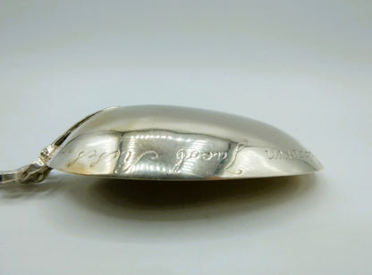 Silberner Geburtslöffel, Dreimaster, A.B. Looxma, Sneek, ca. 1730