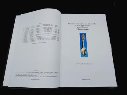 Unieke collectie met 39 Friese geboortelepels inclusief familiekronieken, 19e eeuws