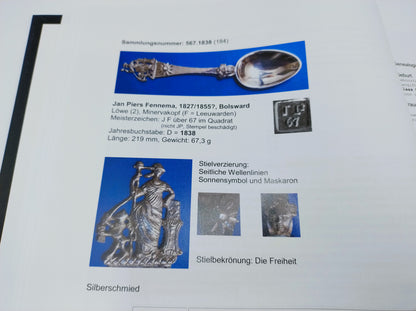 Unieke collectie met 39 Friese geboortelepels inclusief familiekronieken, 19e eeuws