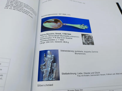 Unieke collectie met 39 Friese geboortelepels inclusief familiekronieken, 19e eeuws