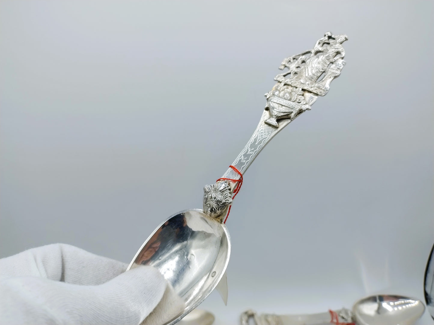 Unieke collectie met 39 Friese geboortelepels inclusief familiekronieken, 19e eeuws