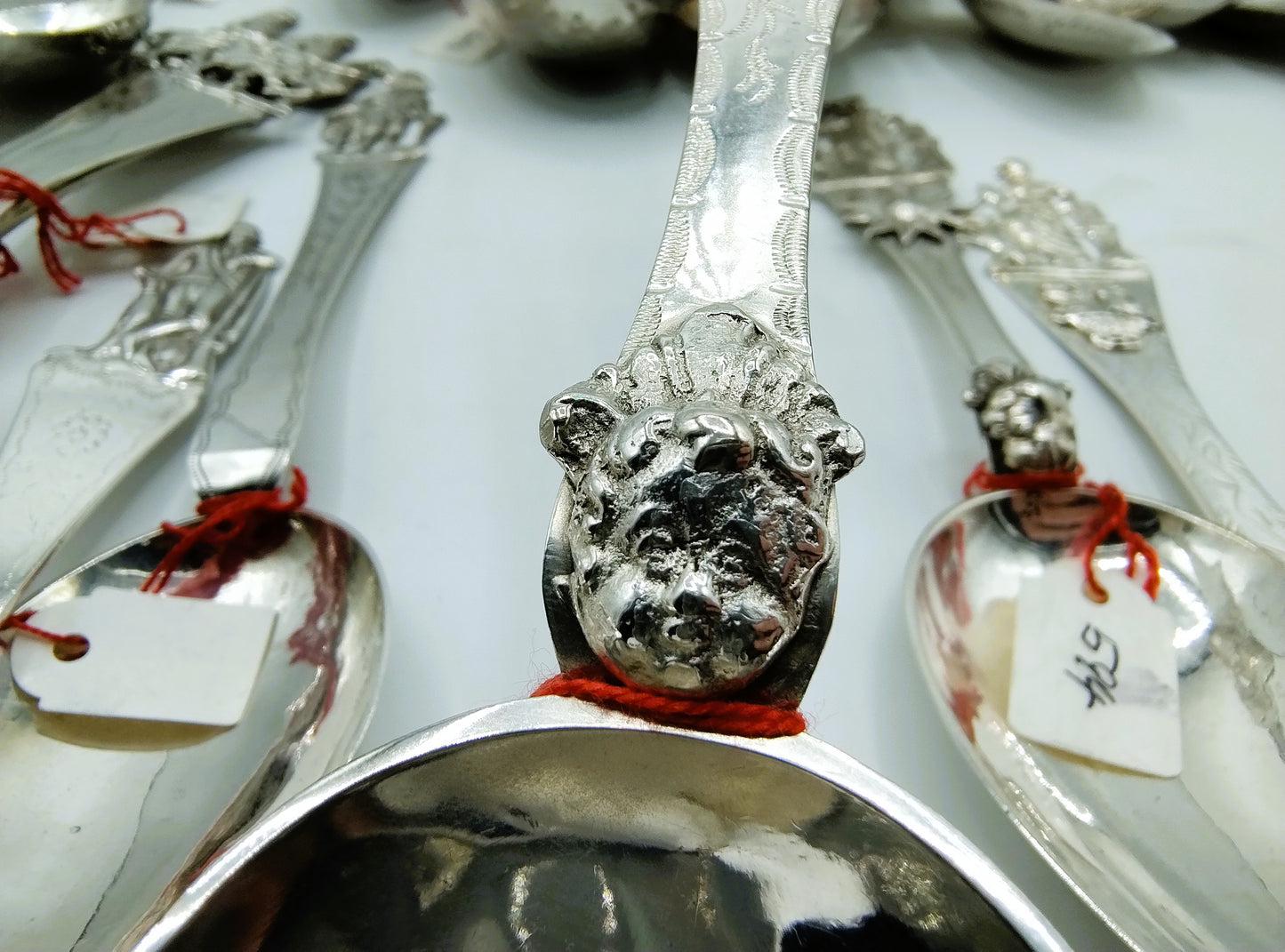 Unieke collectie met 39 Friese geboortelepels inclusief familiekronieken, 19e eeuws