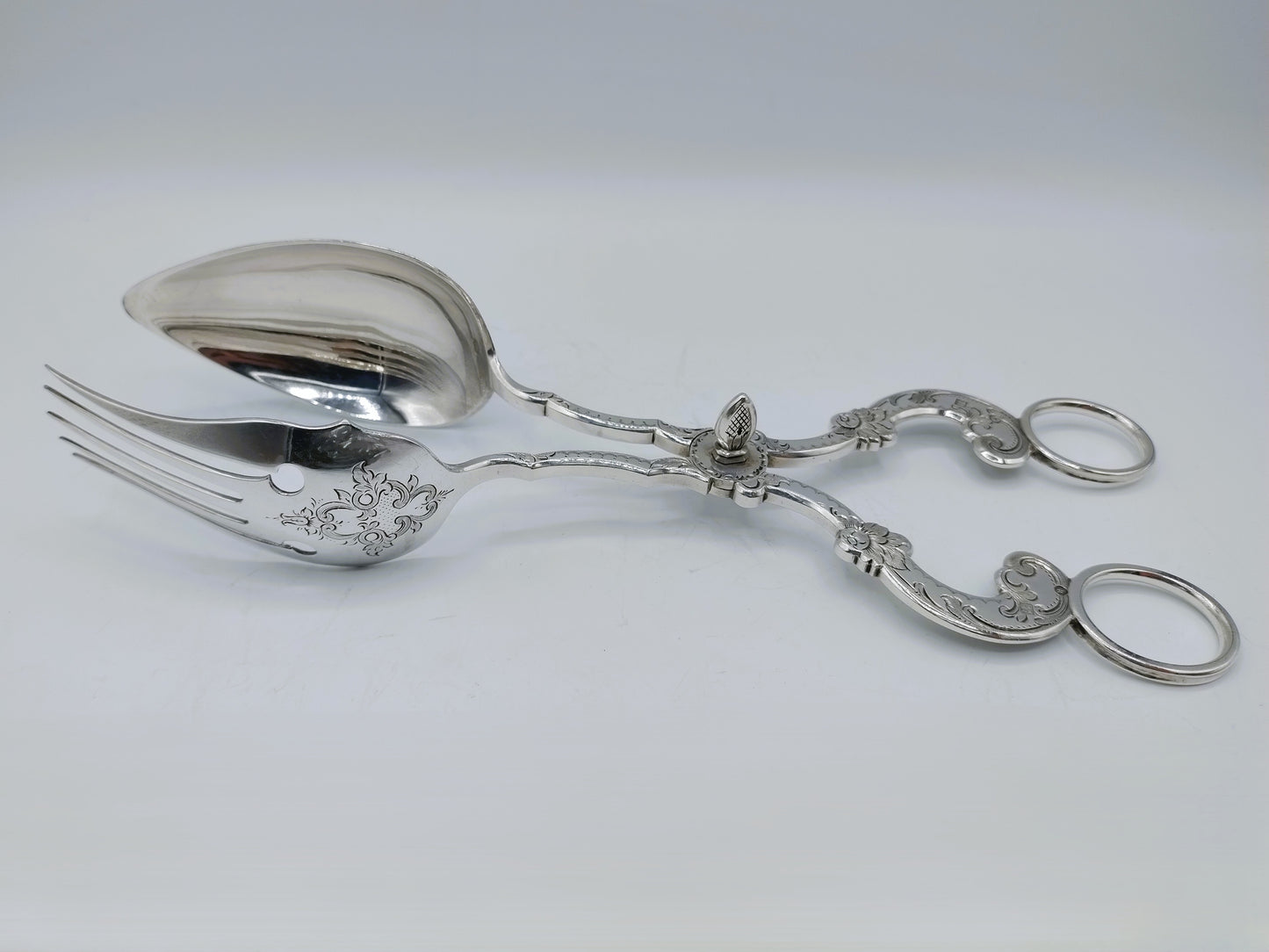 Silver salad tongs, Wed. Schouten & Zn, Amsterdam, 1869