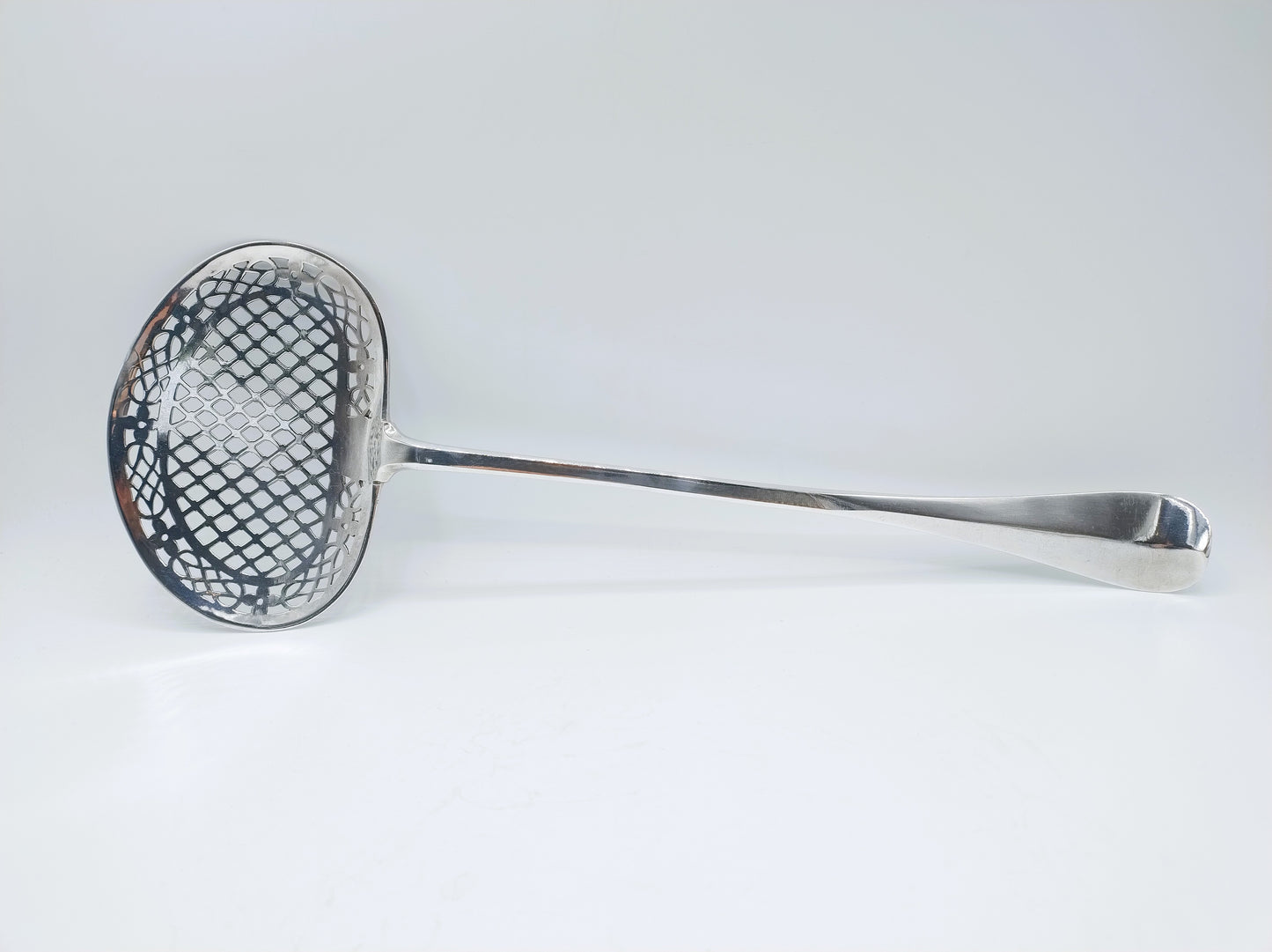 Silver fish slice, J. Coolhaas, Utrecht, 1762