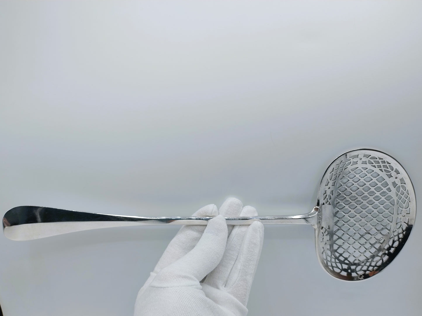 Silver fish slice, J. Coolhaas, Utrecht, 1762