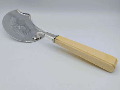 Silver fish slice with bone handle, H.F. Koen, Amsterdam, 1844