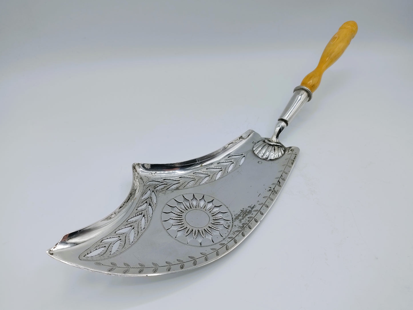 Silver fish slice, F. C. Thomas, Brussels, ca. 1820
