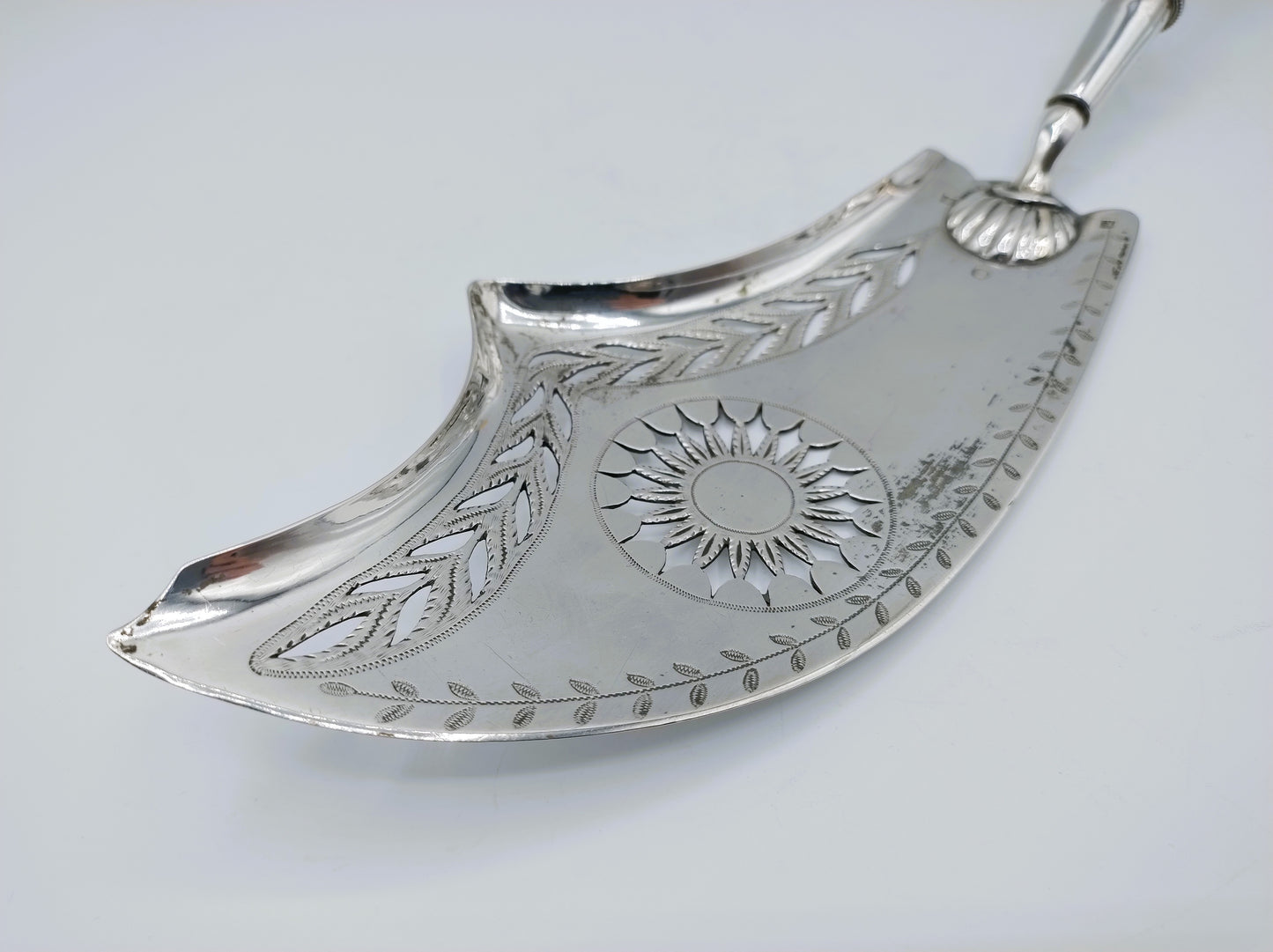 Silver fish slice, F. C. Thomas, Brussels, ca. 1820