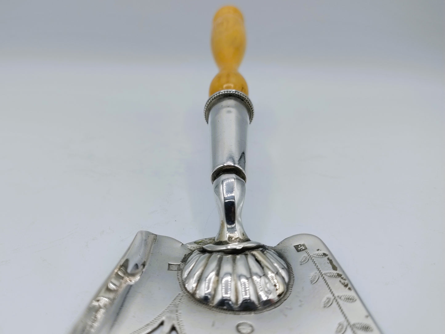 Silver fish slice, F. C. Thomas, Brussels, ca. 1820