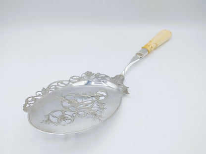 Silver fish slice, N.S. Visser and Co, 's-Hertogenbosch, 1868