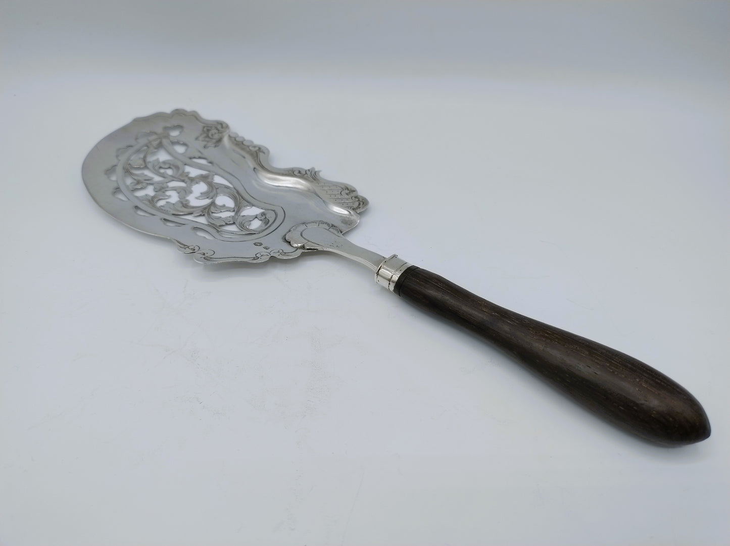 Silver fish slice, G. Grevink, Amsterdam, 1858