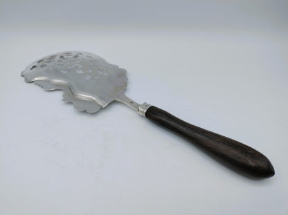 Silver fish slice, G. Grevink, Amsterdam, 1858