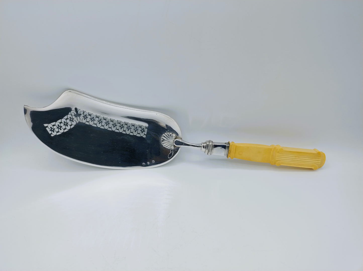 Silver fish slice, J. Helweg, Amsterdam, 1835