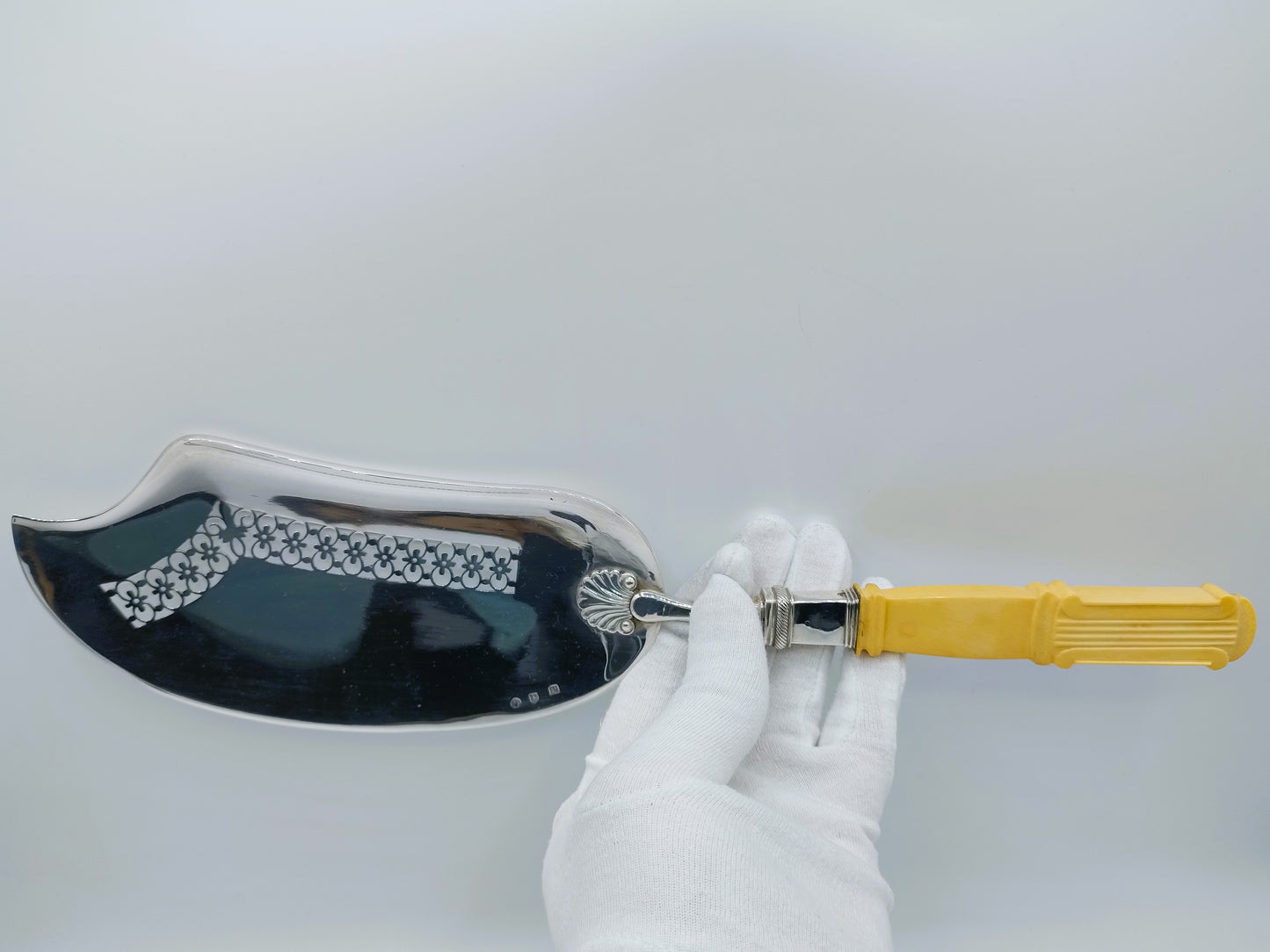 Silver fish slice, J. Helweg, Amsterdam, 1835