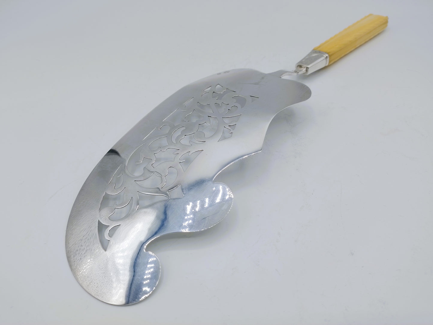 Silver fish slice, J. van Wijk, Amsterdam, 1844