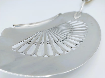 Silver fish slice with bone handle, W. Willems, Amsterdam, 1836