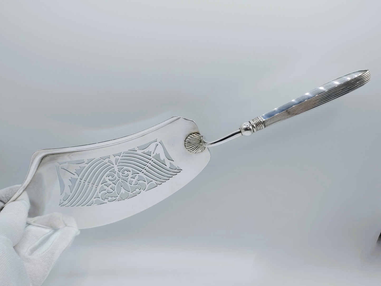 Silver fish slice, P.G. Petersen, Amsterdam, 1825