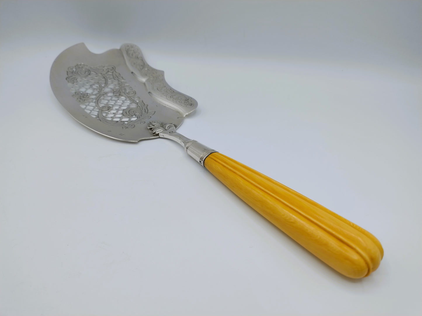 Silver fish slice, J. Schalkwijk, Rotterdam, 1846