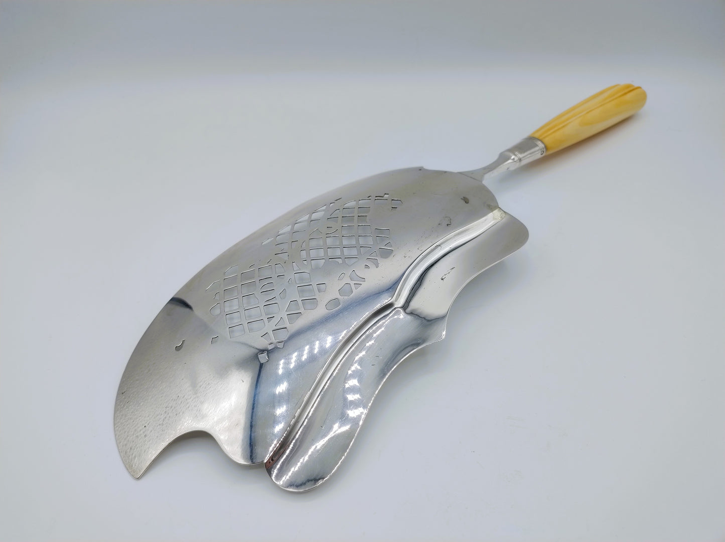 Silver fish slice, J. Schalkwijk, Rotterdam, 1846