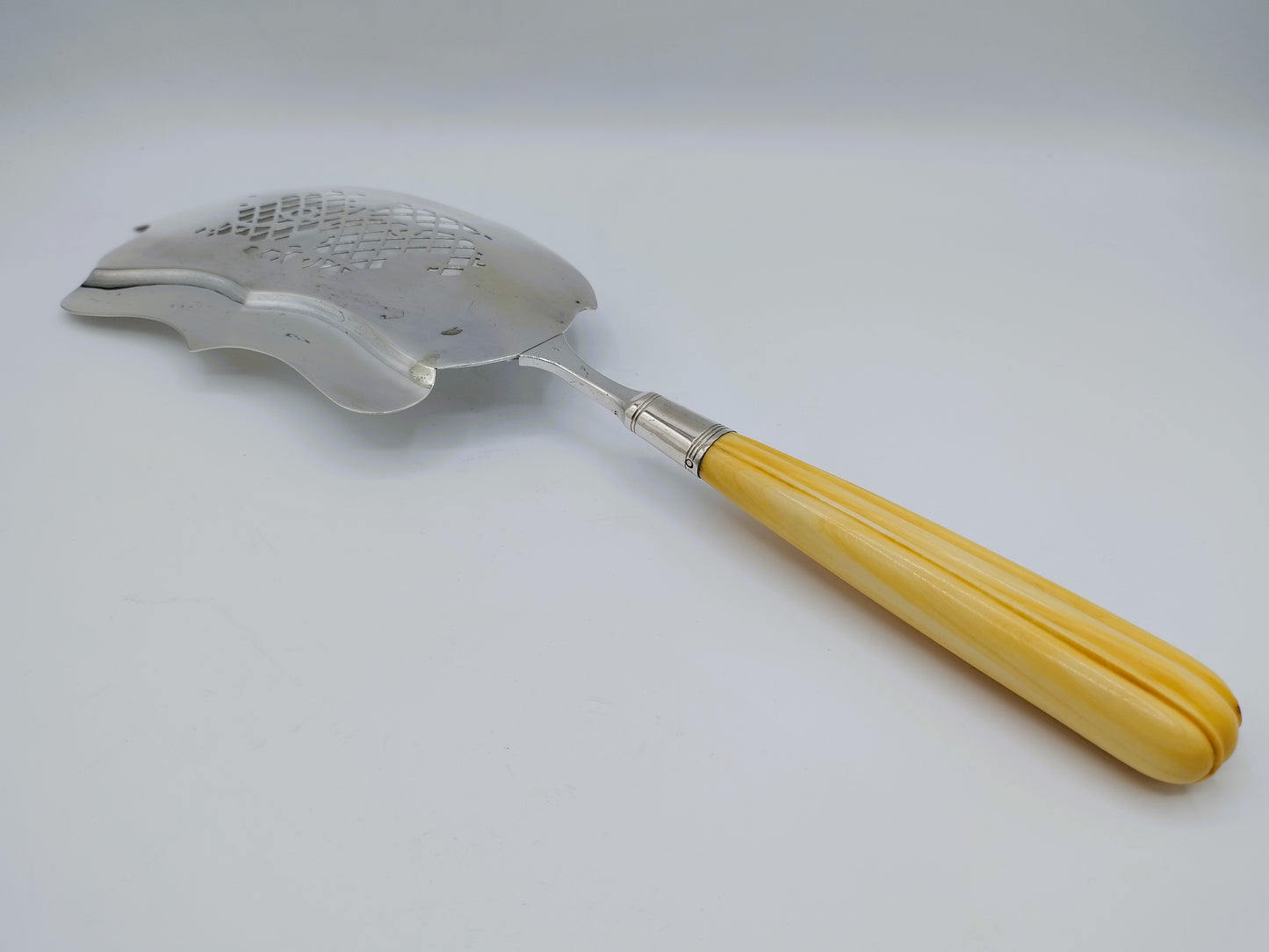 Silver fish slice, J. Schalkwijk, Rotterdam, 1846