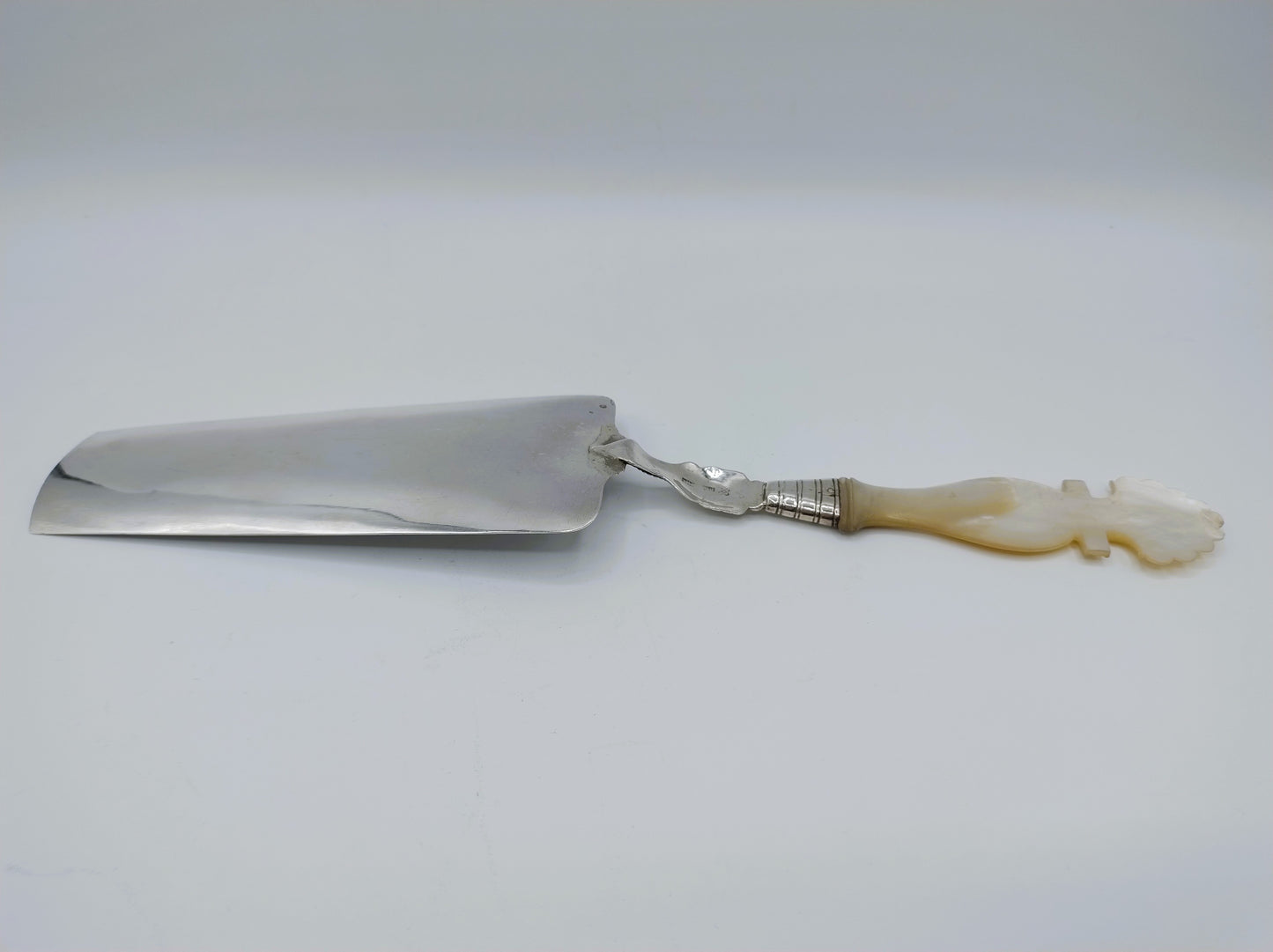 Silver cake server, J.H.A. Rudolphs, Altona, c. 1850