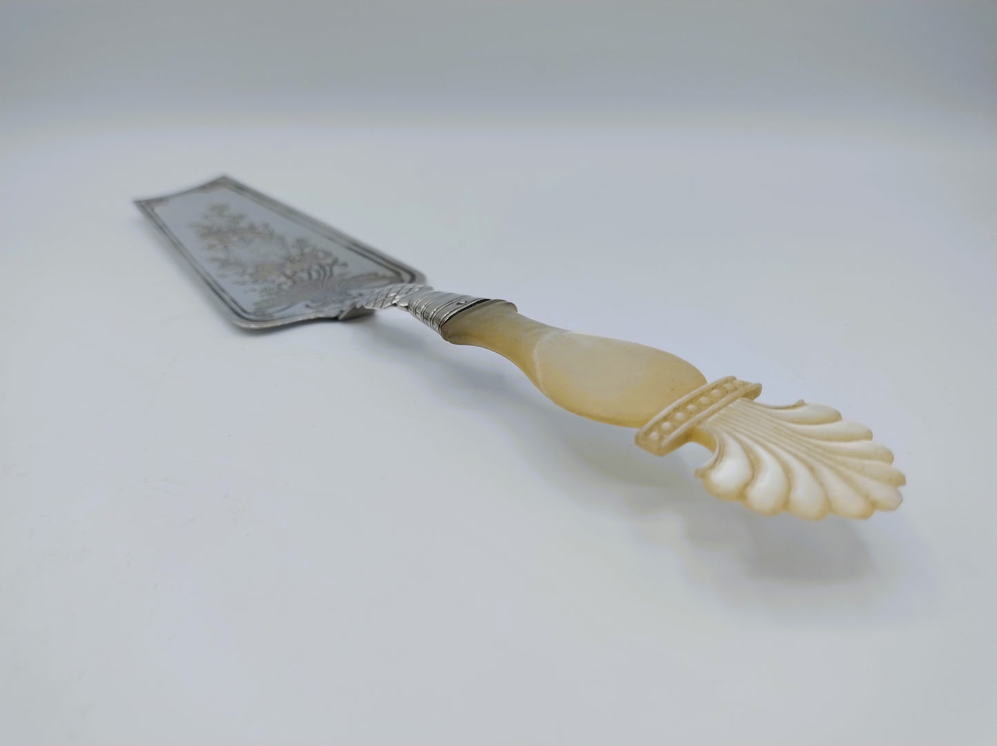 Silver cake server, J.H.A. Rudolphs, Altona, c. 1850