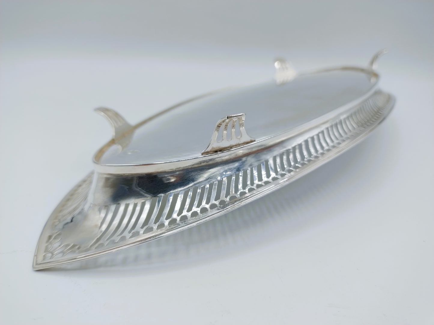 Silver oval dish, J. de Pater, Rotterdam, 1814