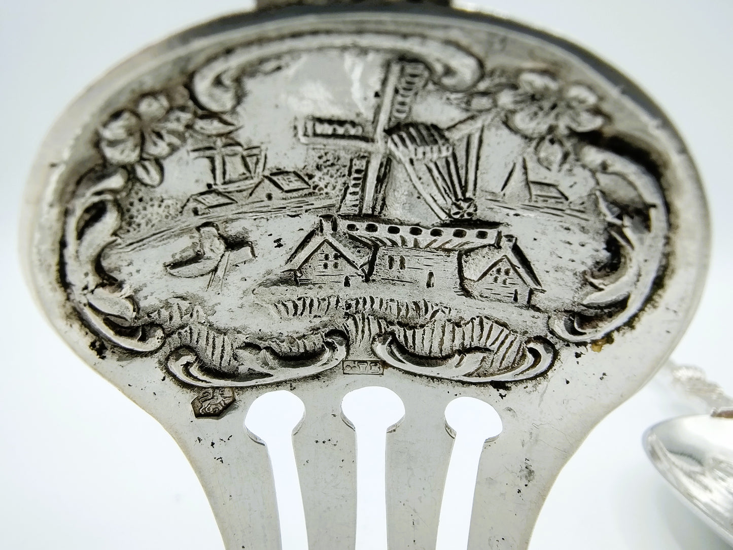 Silver salad servers, P. van Erp, Leeuwarden, 1910