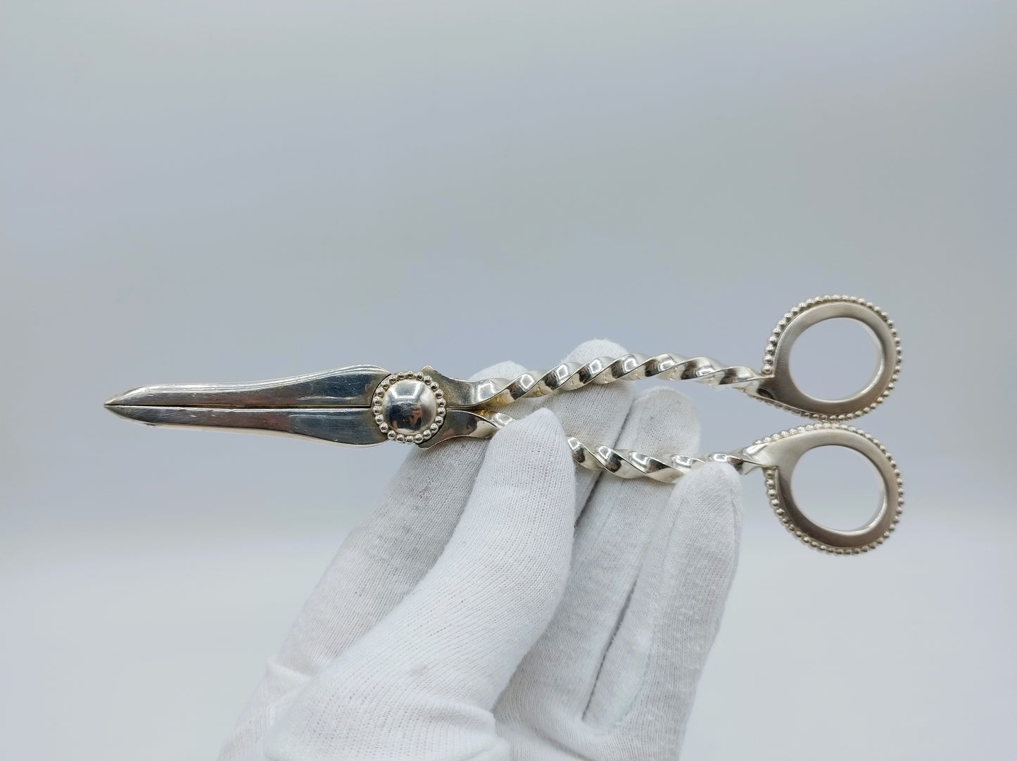 Silver grape scissors, J.M. van Kempen en Zn, Voorschoten, 1888