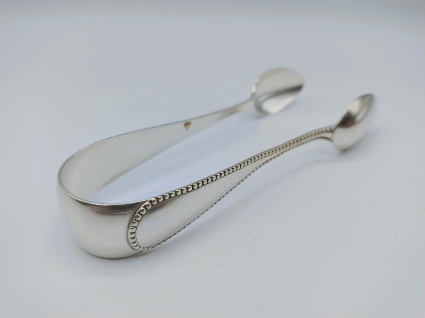 Silver sugar tongs, by Kempen & Son, Voorschoten, c. 1880