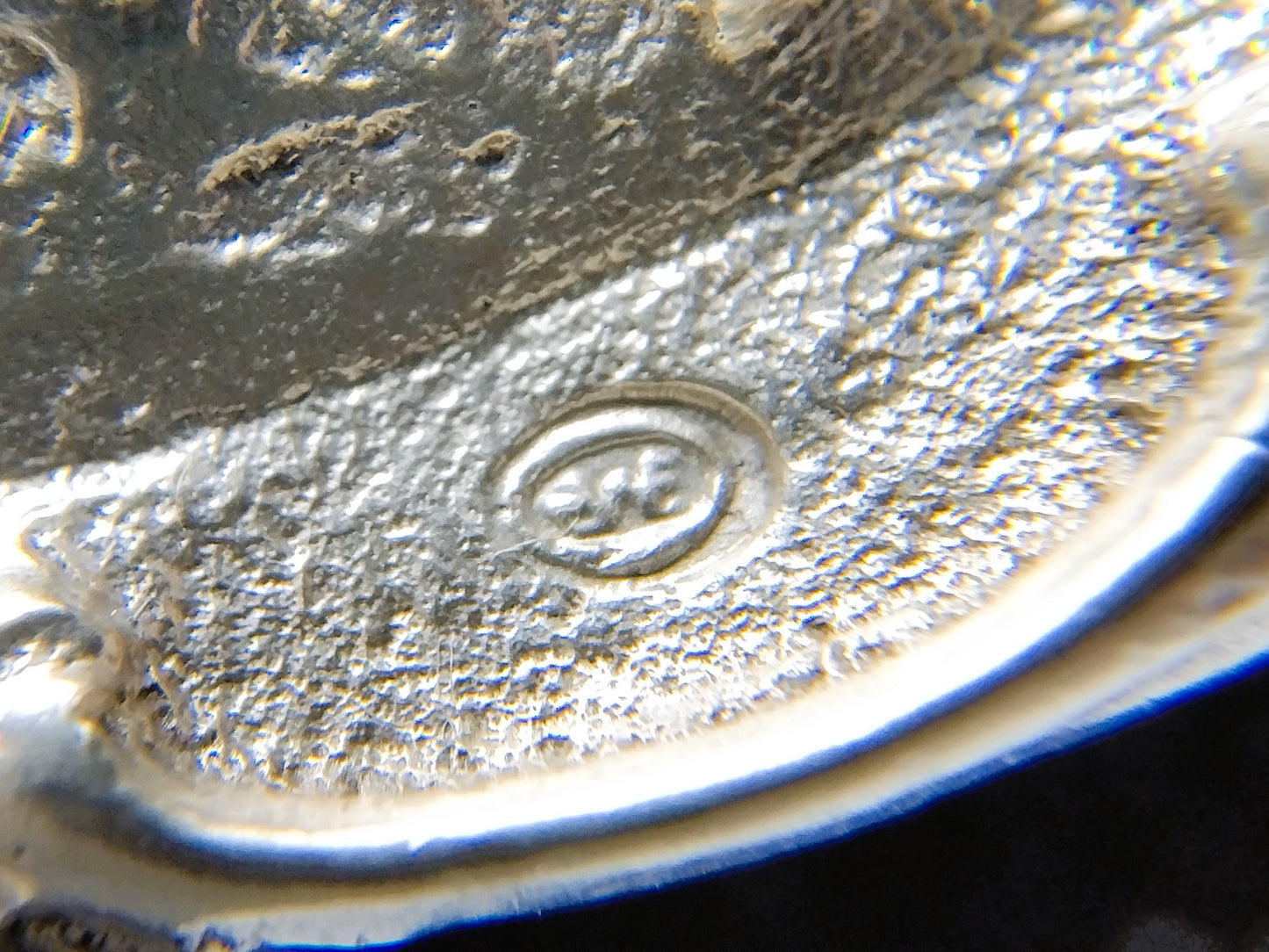 Silver brooch with Old Dutch decor, B.W. van Eldik, Zutphen