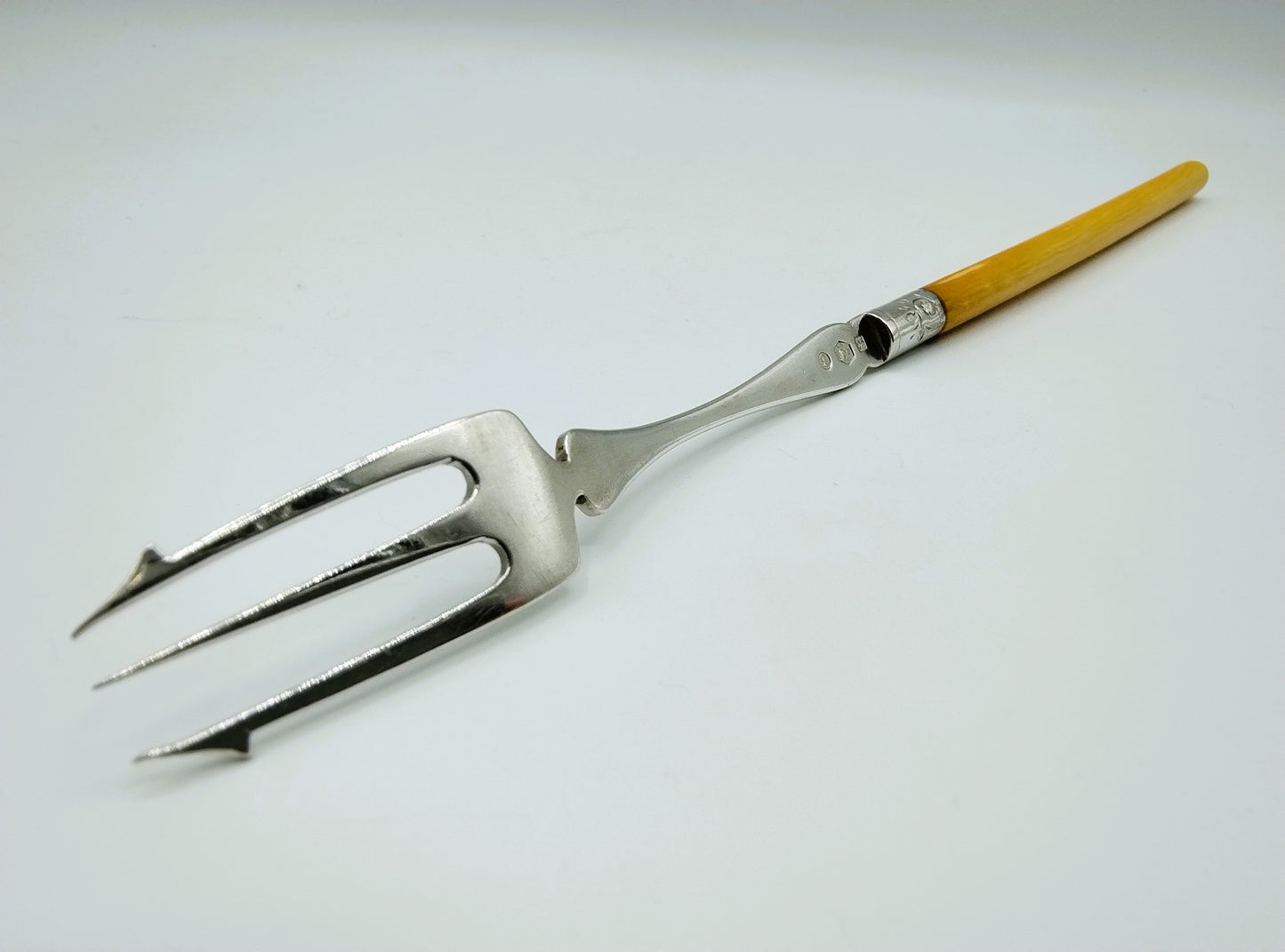 Silver oyster fork, A. Kuylenburg Pzn widow, Schoonhoven, 1884