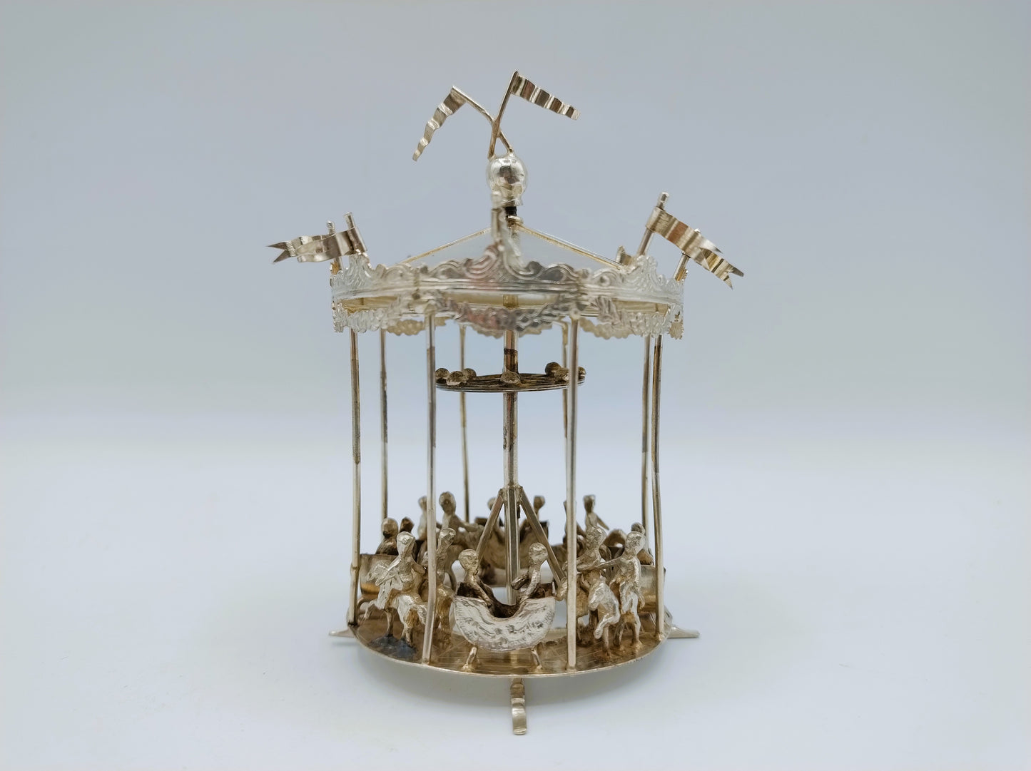 Zilveren miniatuur draaimolen, J. van Dijk, Hoorn, 1909