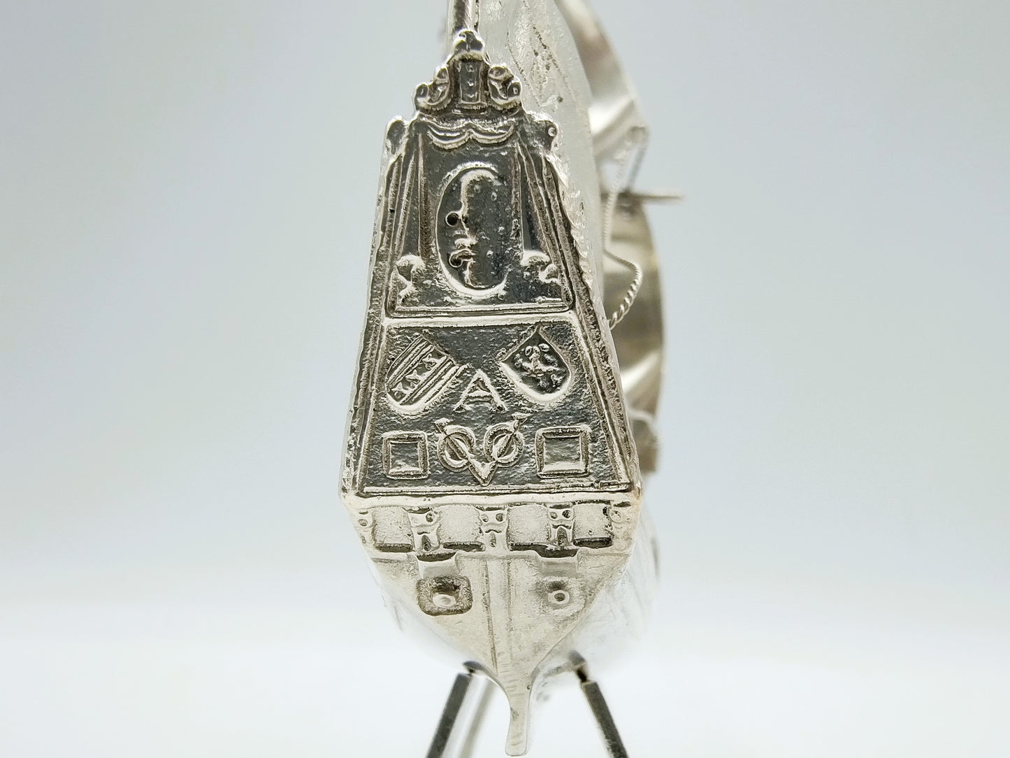 Zilveren miniatuur VOC schip 'de halve Maen', Zaanlandse Zilversmederij, 1926