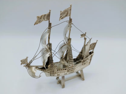 Zilveren miniatuur VOC schip 'de halve Maen', Zaanlandse Zilversmederij, 1926