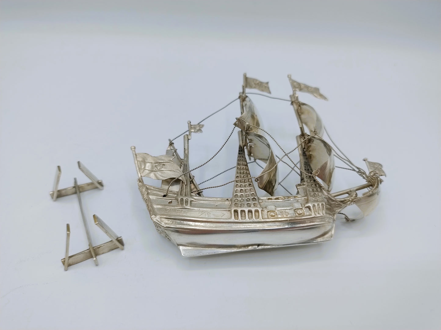 Zilveren miniatuur VOC schip 'de halve Maen', Zaanlandse Zilversmederij, 1926