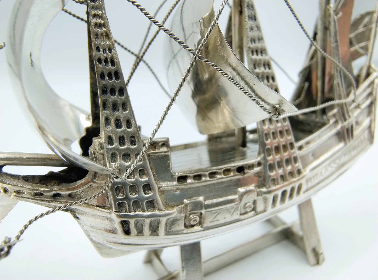 Zilveren miniatuur VOC schip 'de halve Maen', Zaanlandse Zilversmederij, 1926