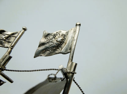 Zilveren miniatuur VOC schip 'de halve Maen', Zaanlandse Zilversmederij, 1926