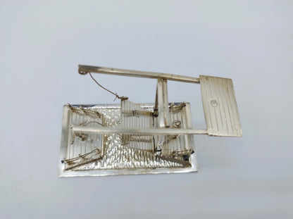 Zilveren miniatuur ophaalbrug met twee figuren, Schoonhoven, 1905