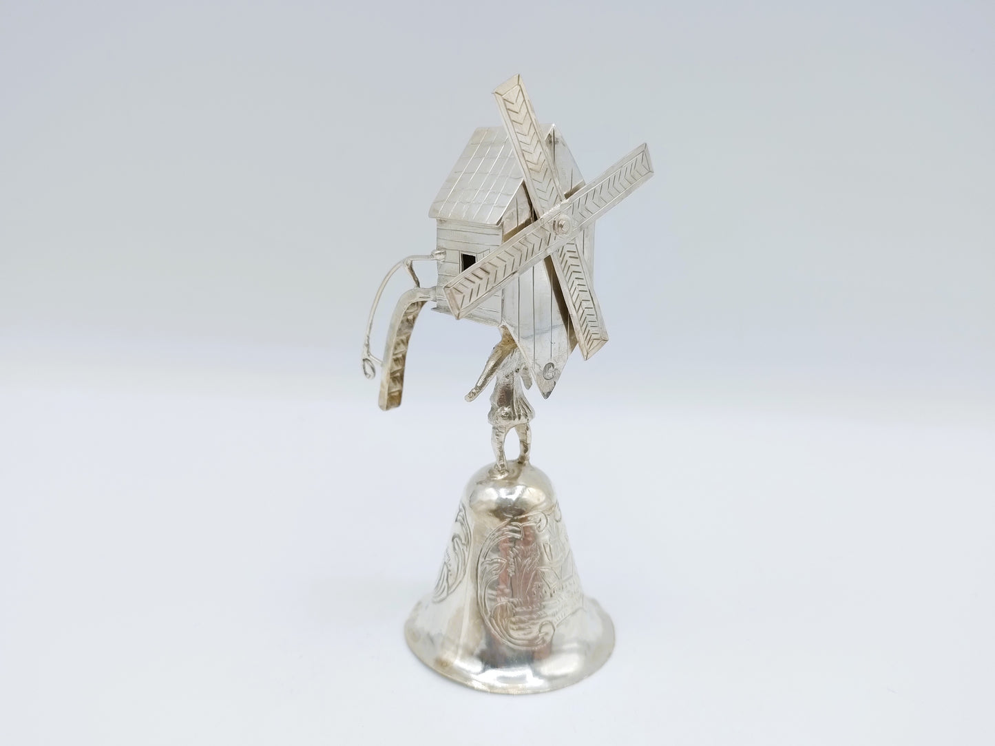 Zilveren miniatuur molenbeker, Alkmaar, 1911