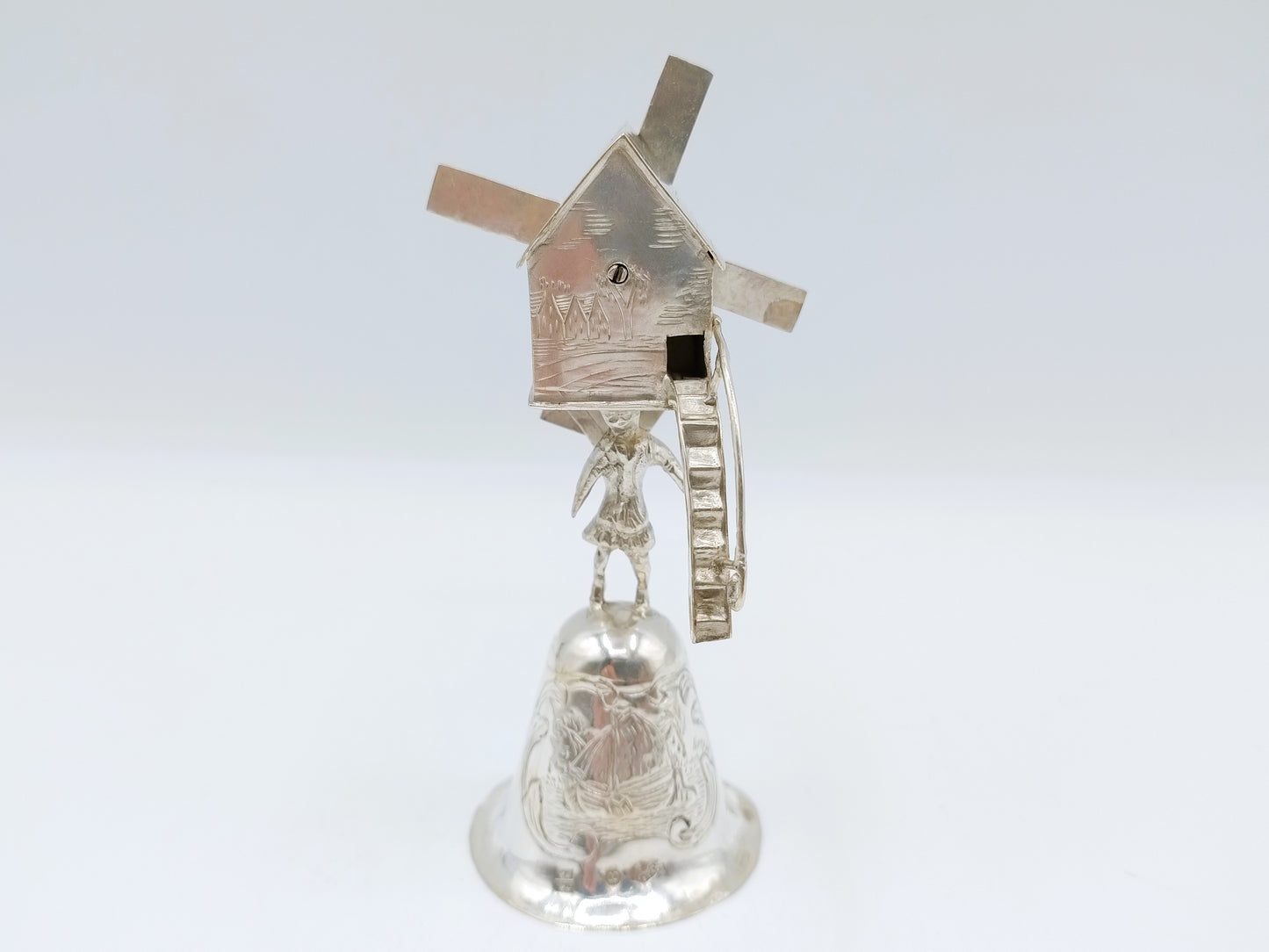 Zilveren miniatuur molenbeker, Alkmaar, 1911