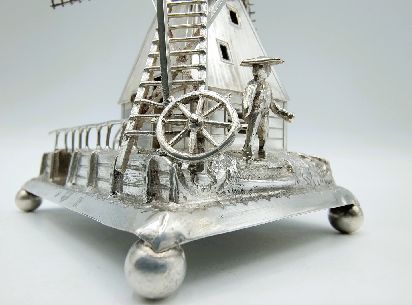 Zilveren miniatuur molen, J. van Straten & Co,  Hoorn, 1910