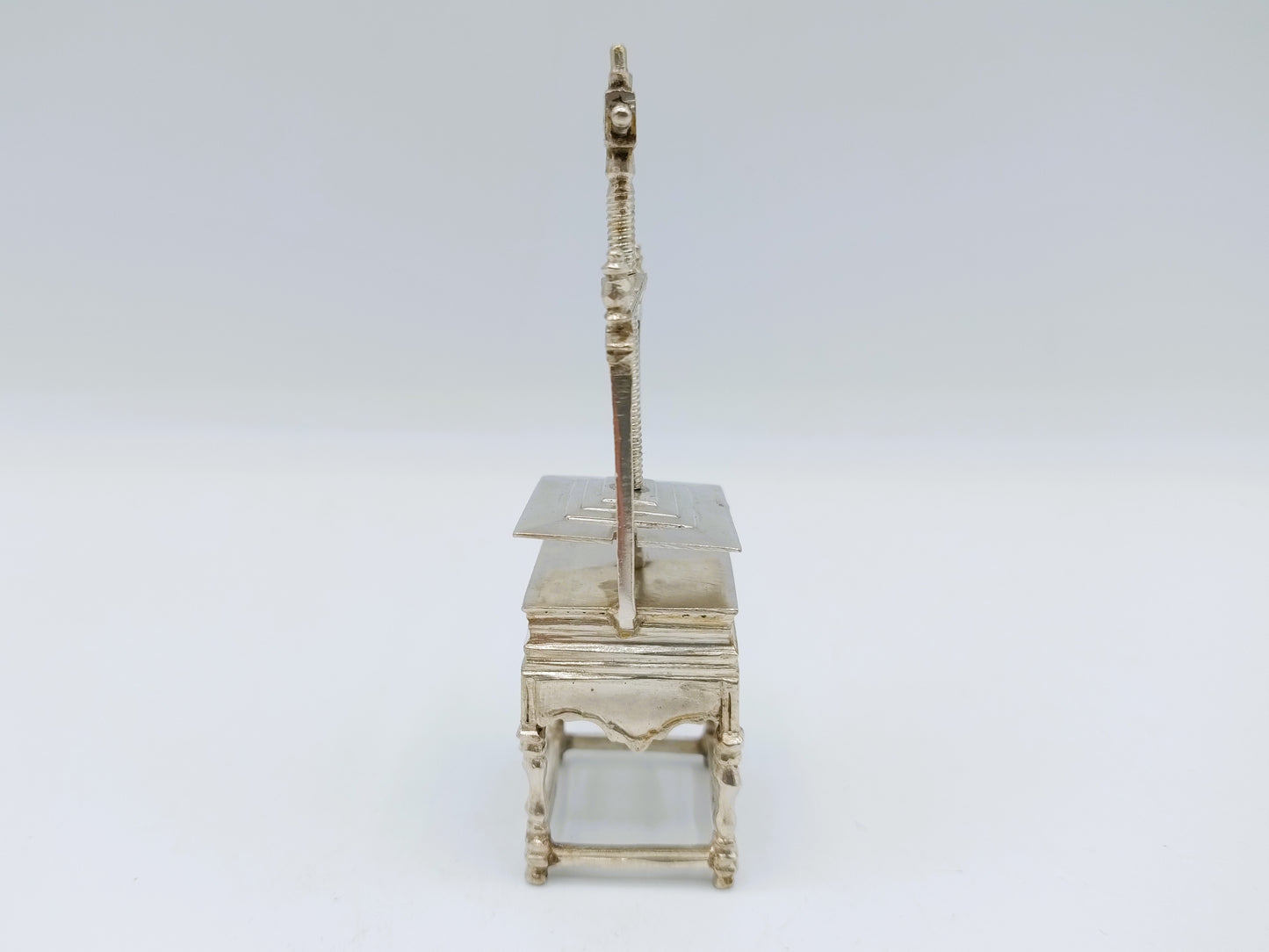 Zilveren miniatuur linnenpers, 19e eeuws