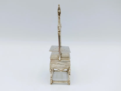 Zilveren miniatuur linnenpers, 19e eeuws