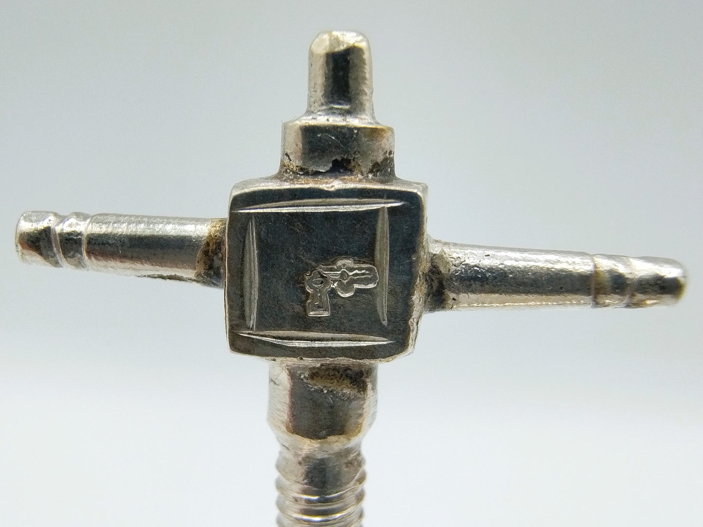 Zilveren miniatuur linnenpers, 19e eeuws