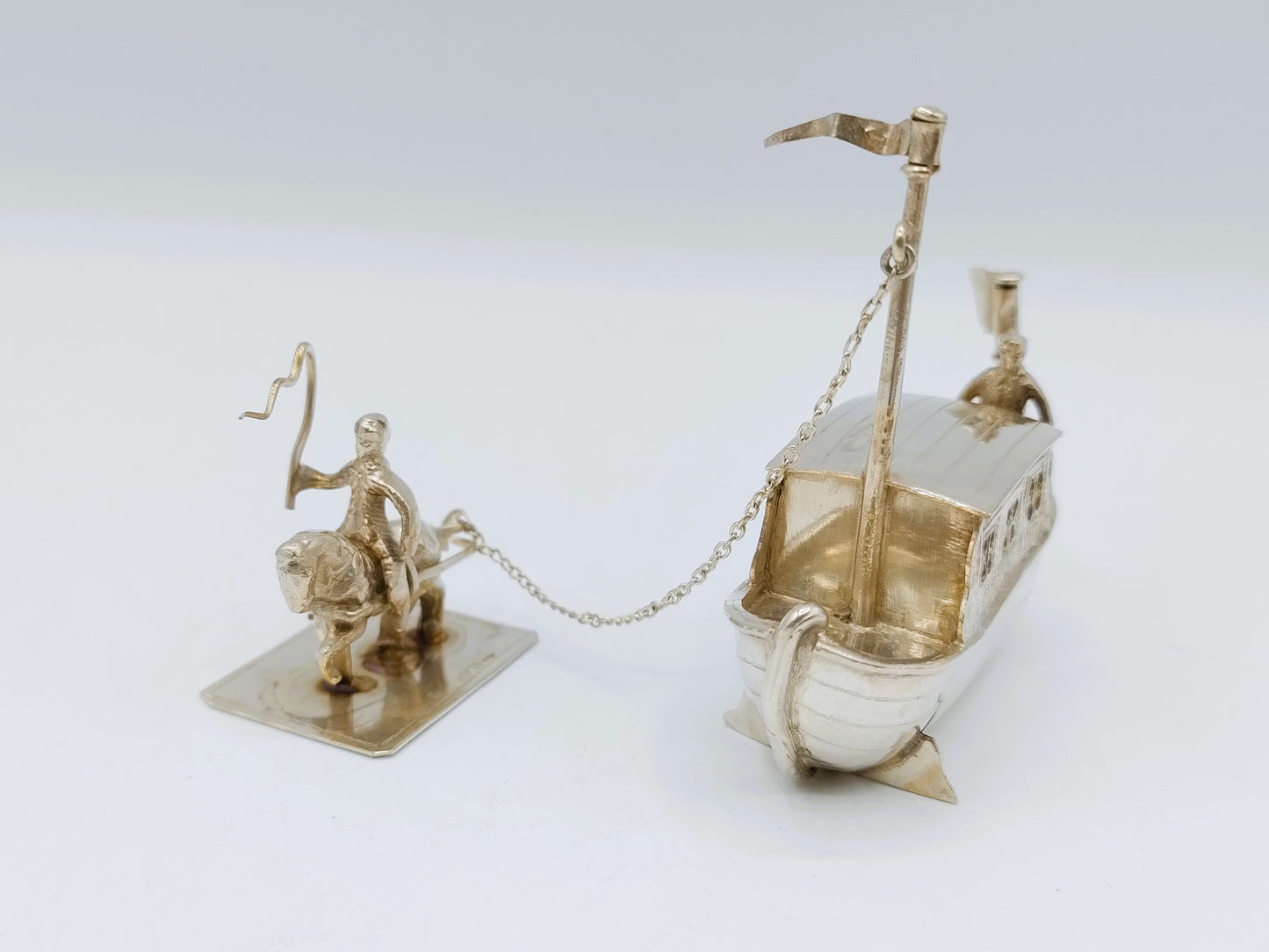 Zilveren miniatuur trekschuit met paard, B. Verhoogt, Hoorn, ca. 1930