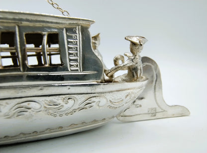 Zilveren miniatuur trekschuit, J. van Straten & Co,  Hoorn, 1894