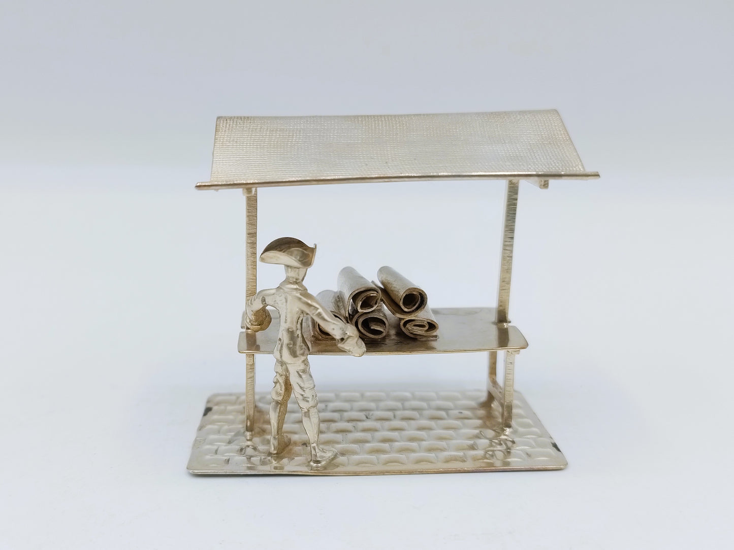 Zilveren miniatuur stoffenkraam, 20e eeuws